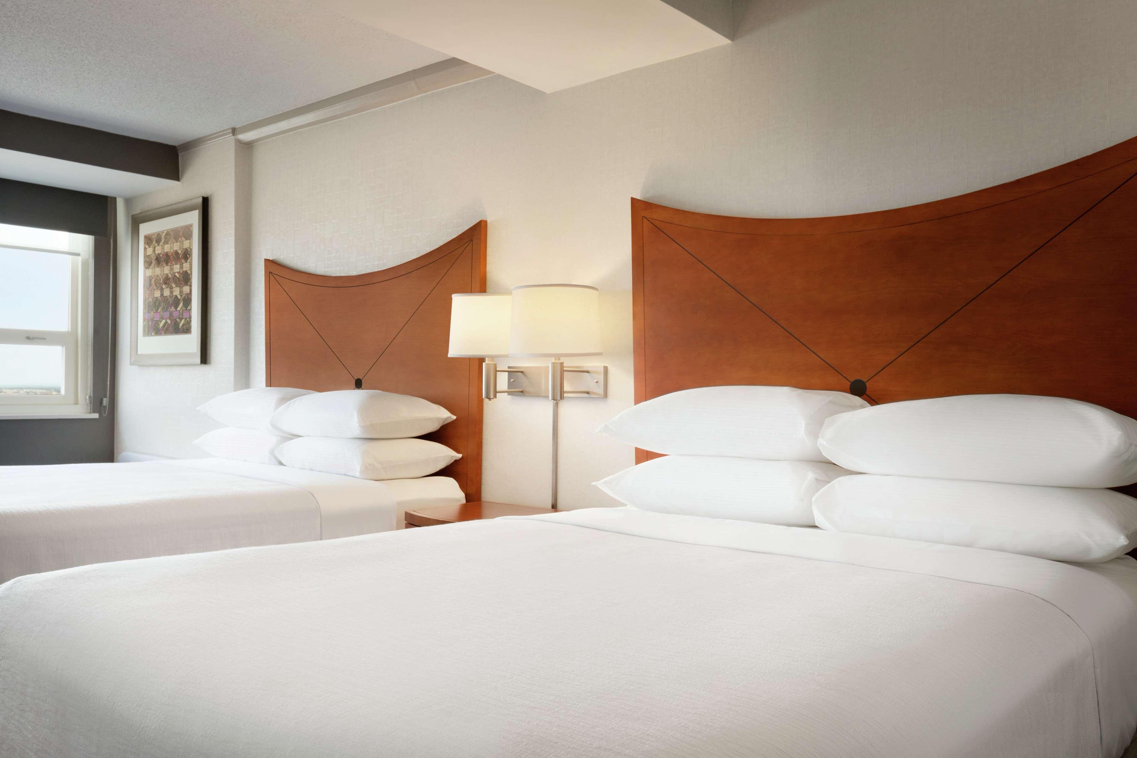 Embassy Suites Baltimore Inner Harbor Bagian luar foto