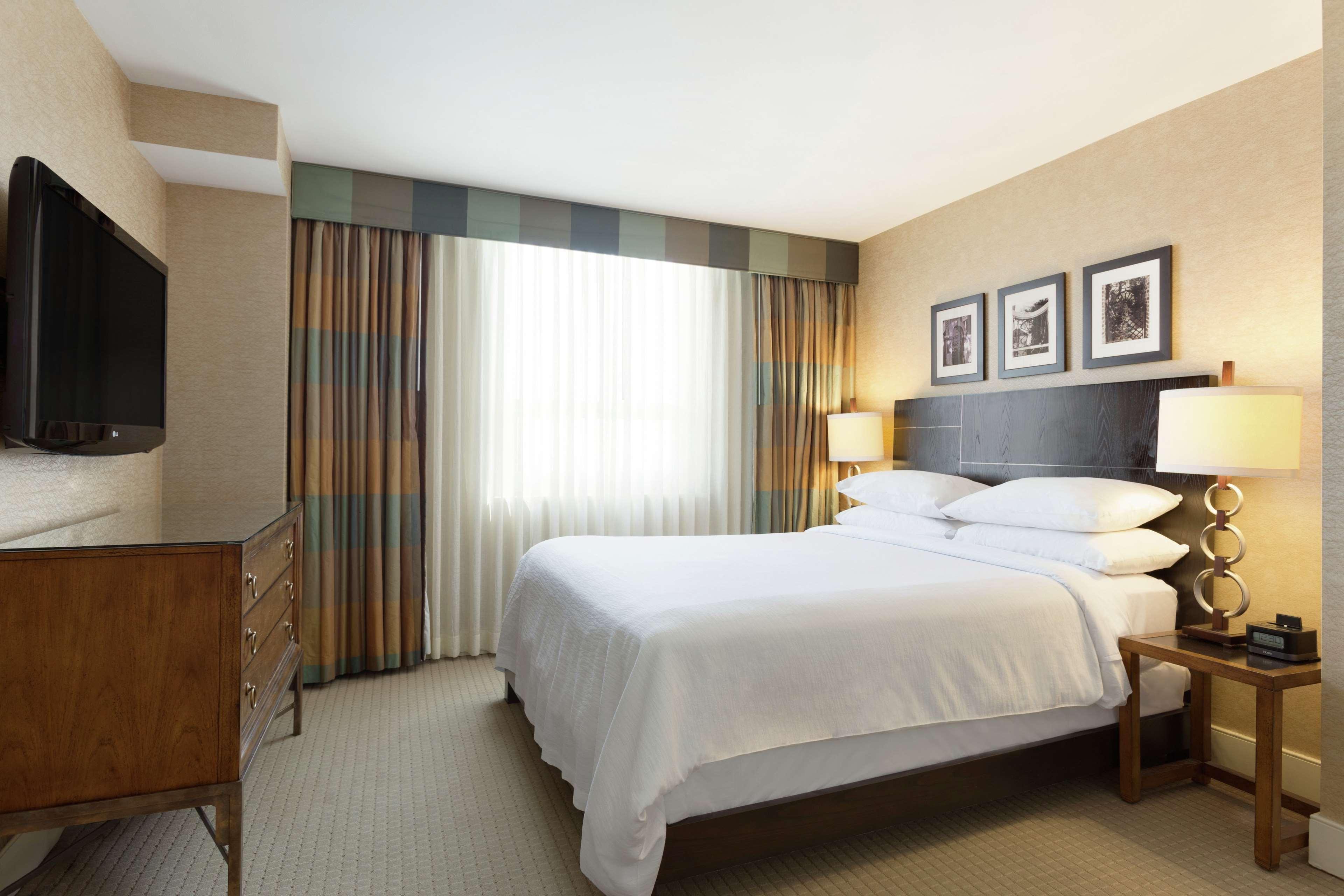 Embassy Suites Baltimore Inner Harbor Bagian luar foto