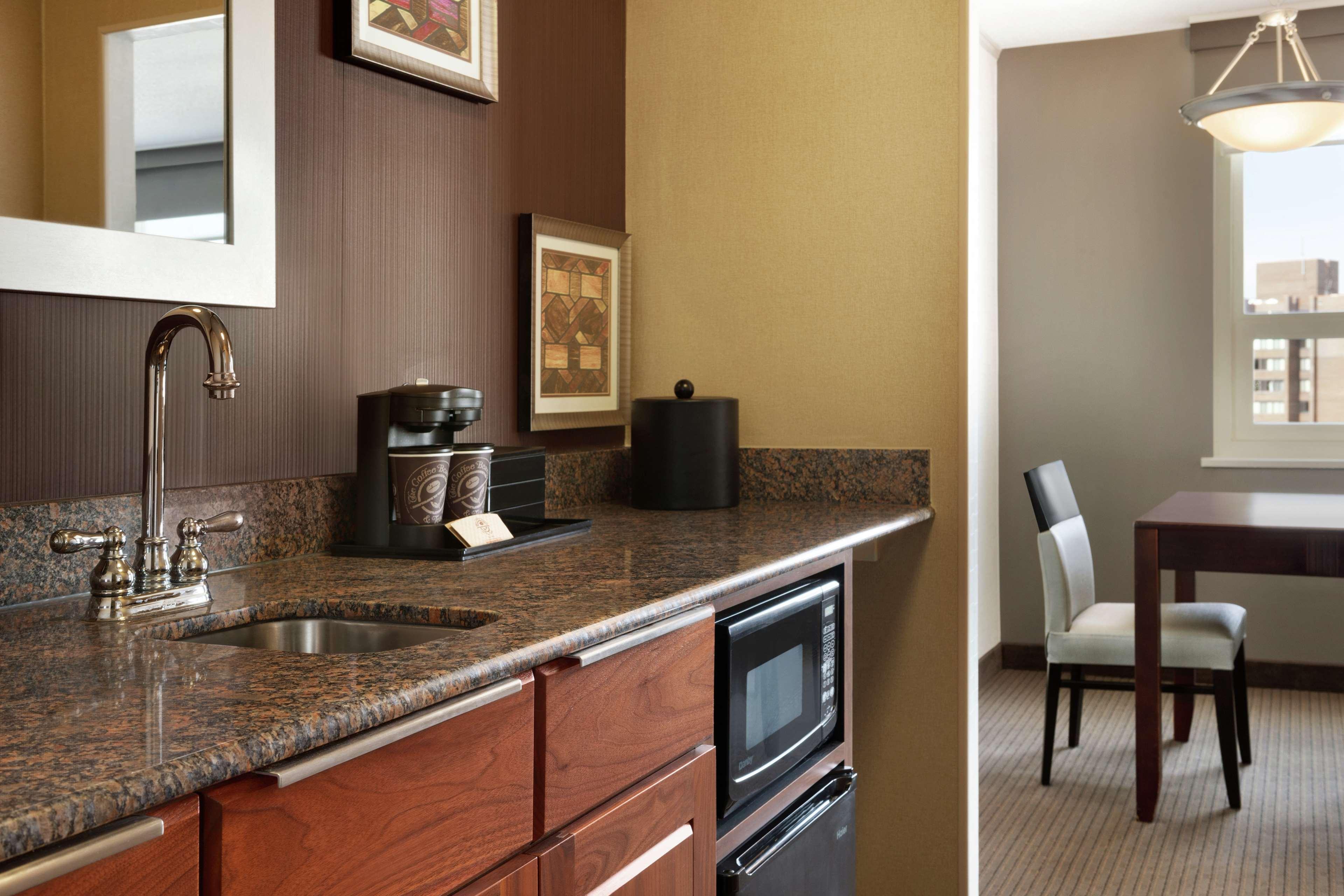 Embassy Suites Baltimore Inner Harbor Bagian luar foto