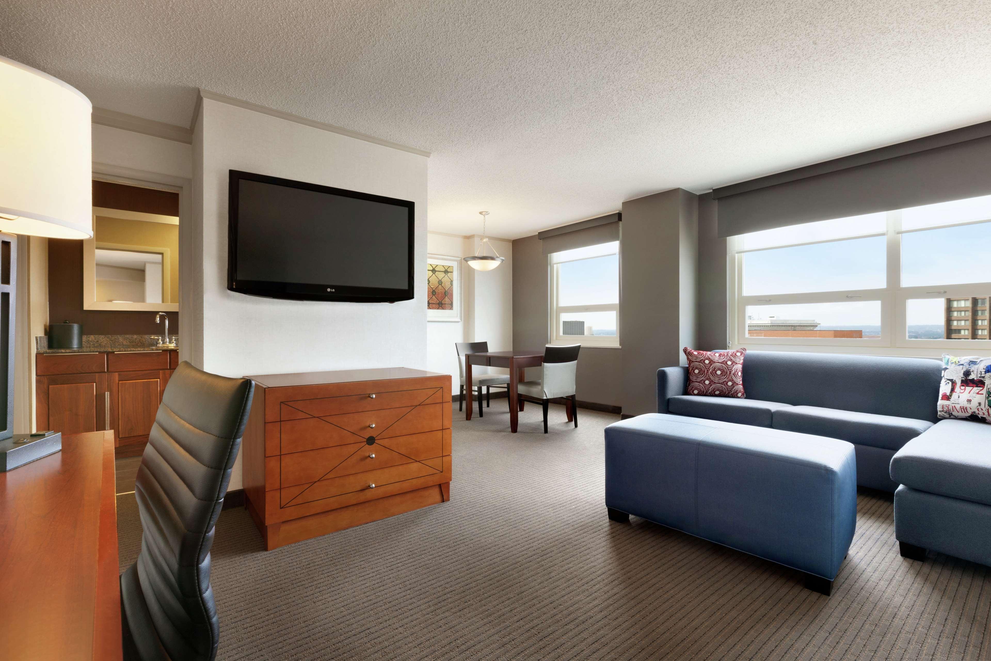 Embassy Suites Baltimore Inner Harbor Bagian luar foto