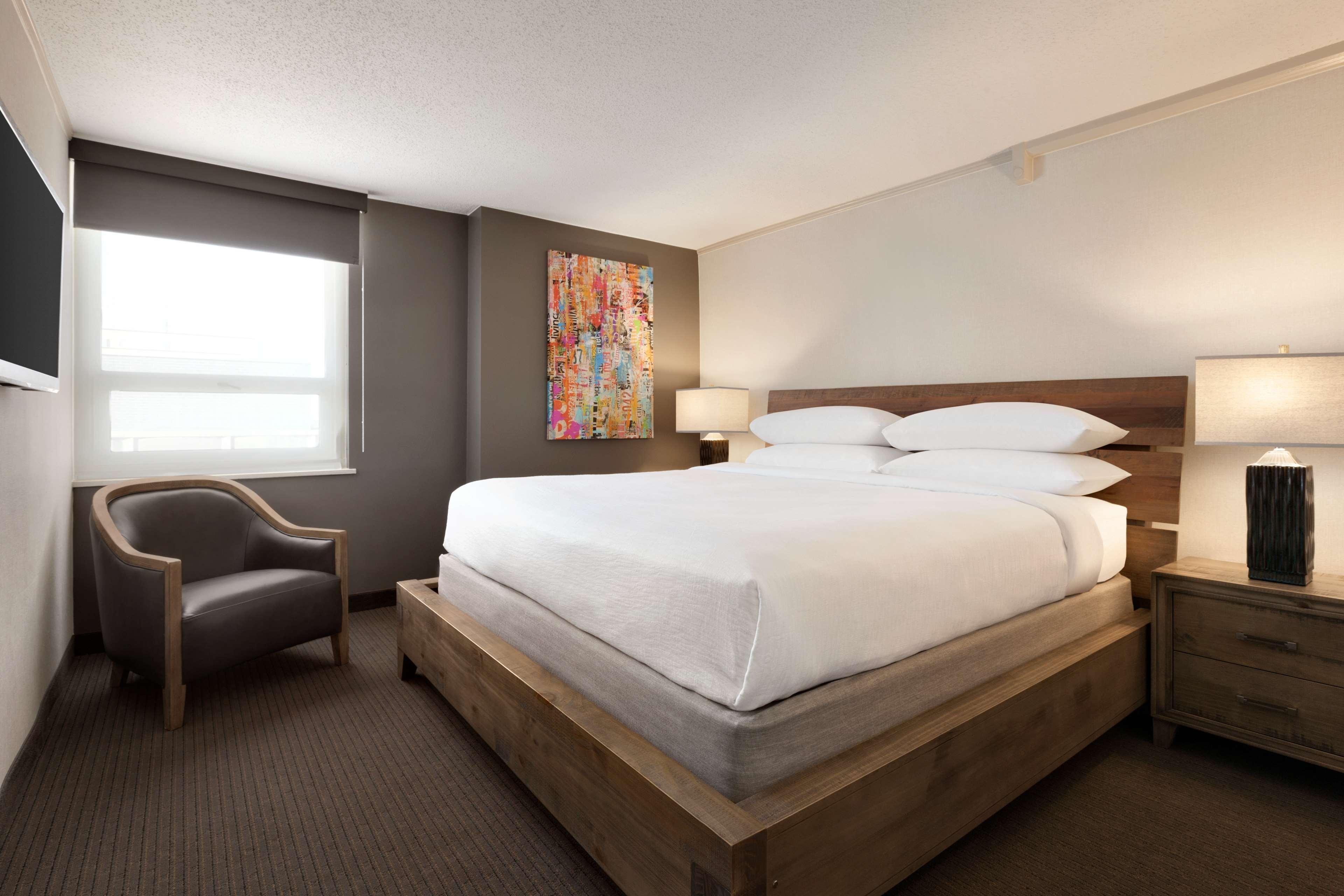 Embassy Suites Baltimore Inner Harbor Bagian luar foto