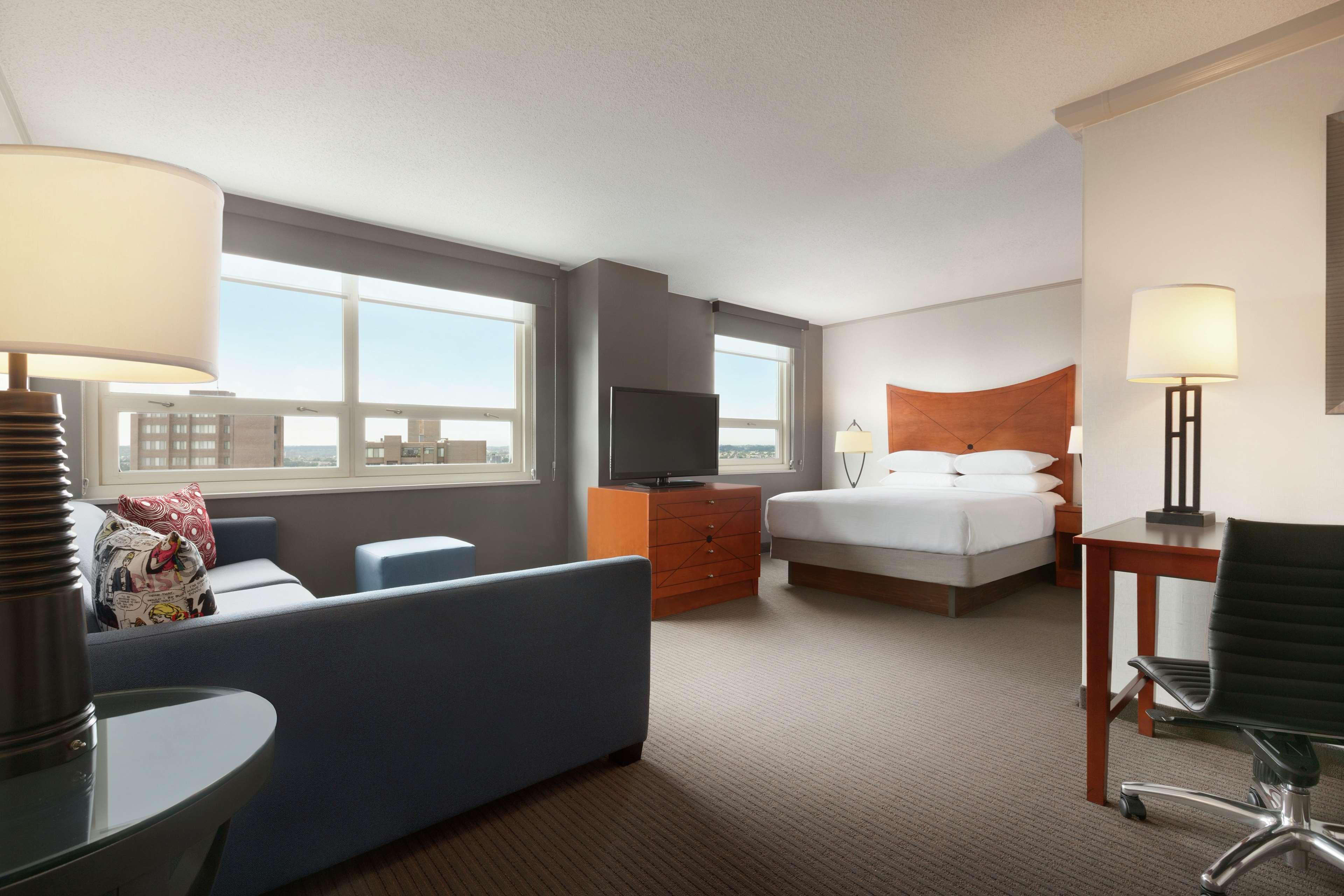 Embassy Suites Baltimore Inner Harbor Bagian luar foto