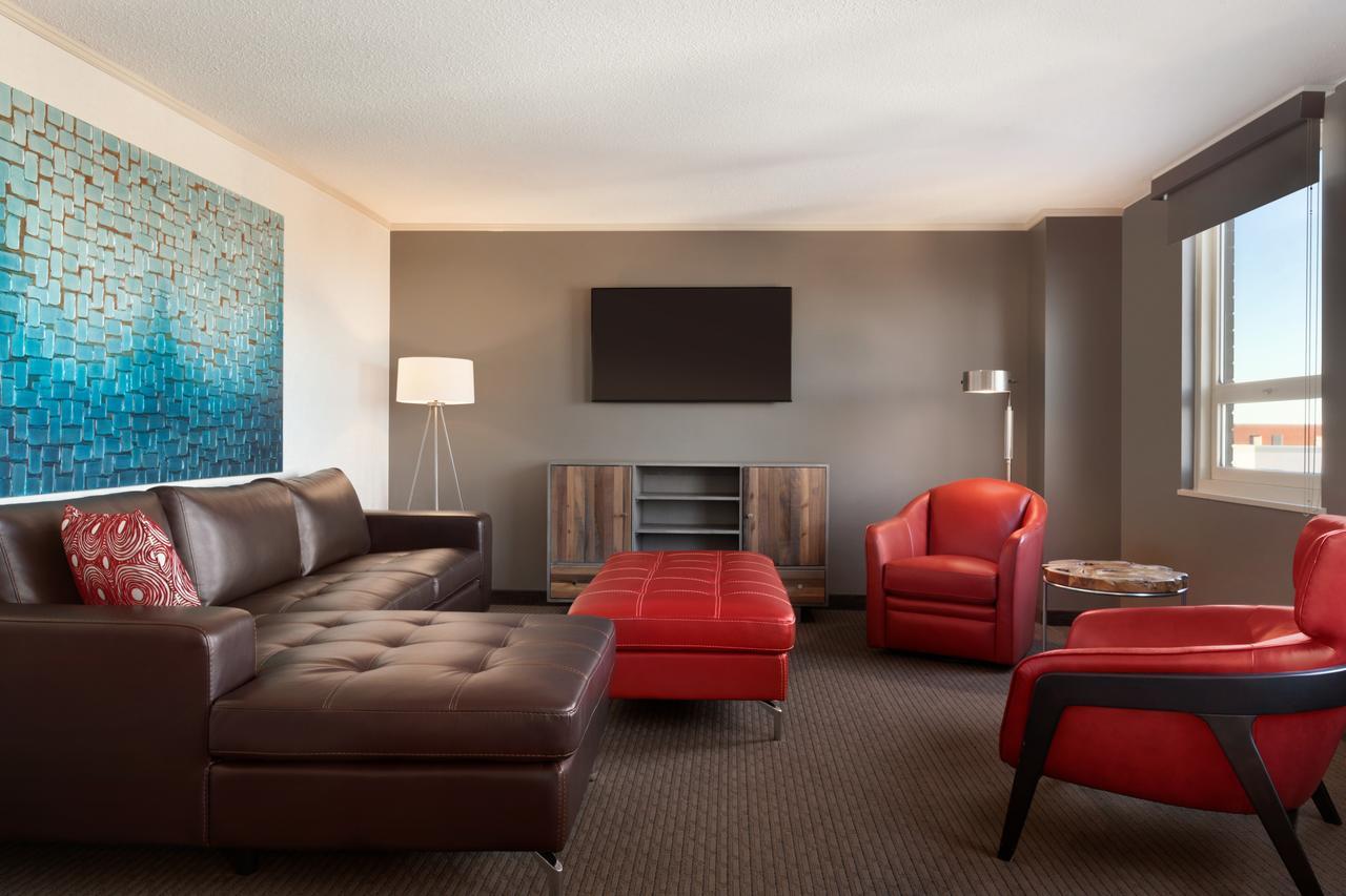 Embassy Suites Baltimore Inner Harbor Bagian luar foto